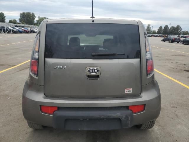 2010 KIA Soul +