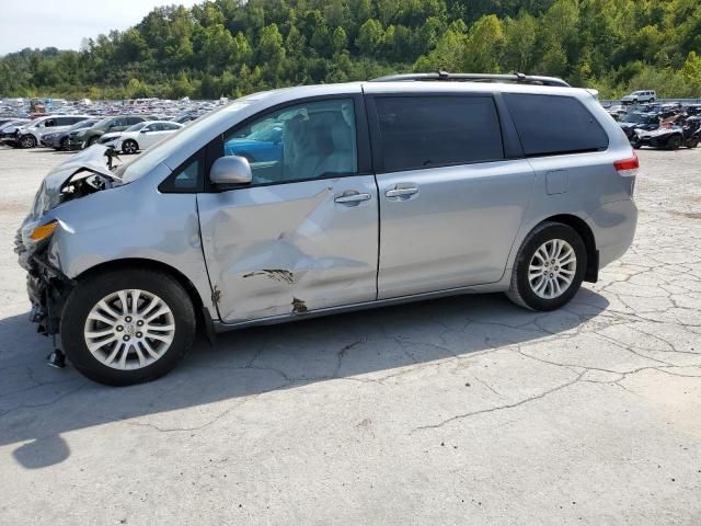 2011 Toyota Sienna XLE