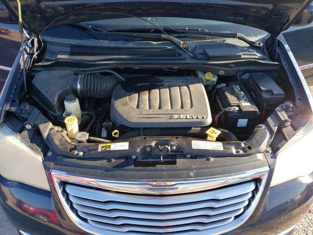 2013 Chrysler Town & Country Touring