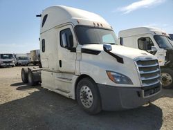 Salvage trucks for sale at Sacramento, CA auction: 2019 Freightliner Cascadia 126