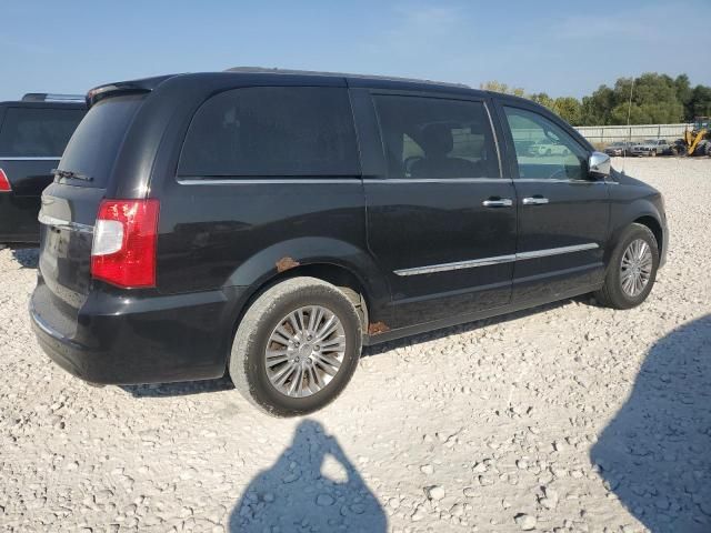 2013 Chrysler Town & Country Touring L