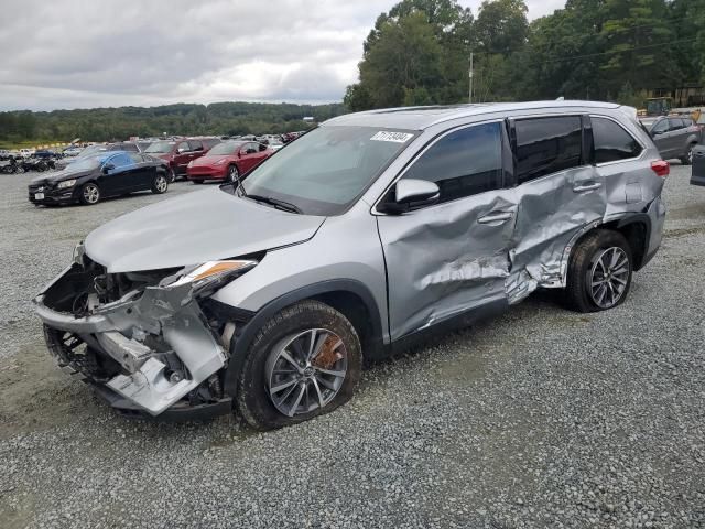 2019 Toyota Highlander SE