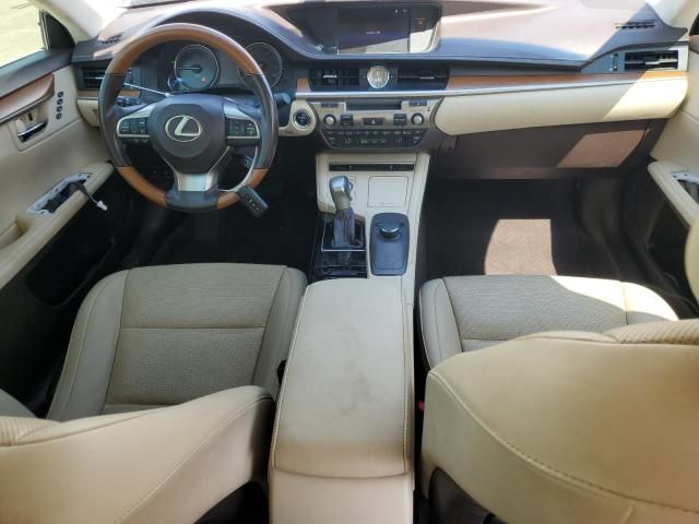 2016 Lexus ES 300H