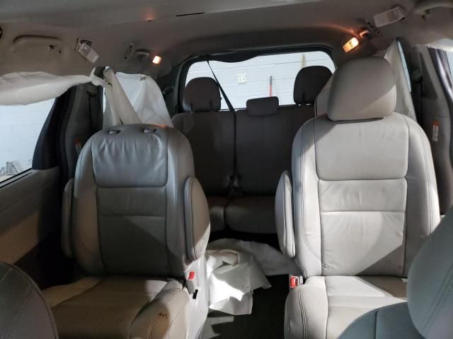 2017 Toyota Sienna XLE