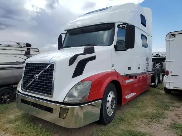 2013 Volvo VN VNL