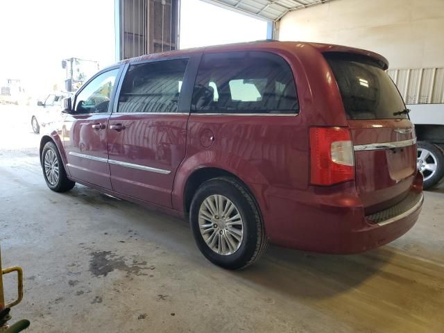 2015 Chrysler Town & Country Touring L