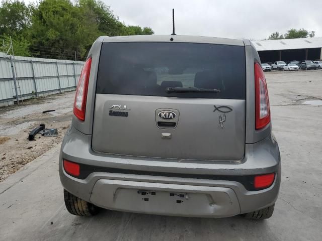 2013 KIA Soul +