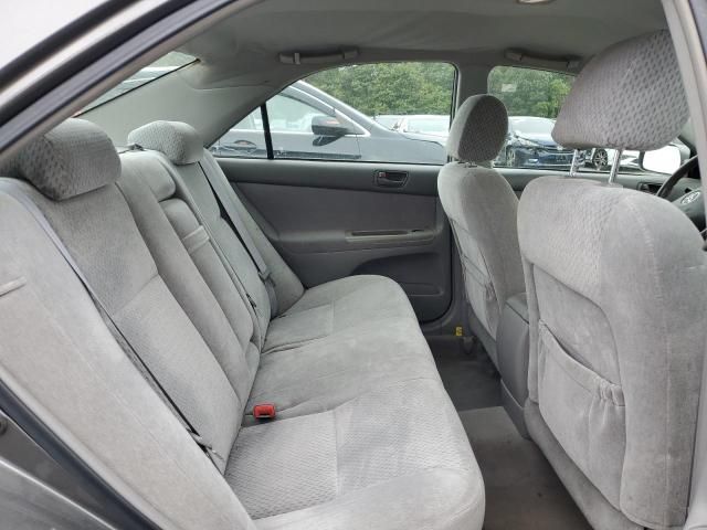 2004 Toyota Camry LE