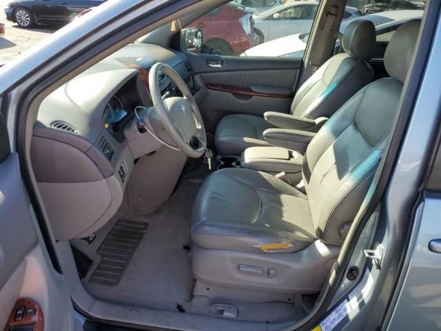 2004 Toyota Sienna XLE