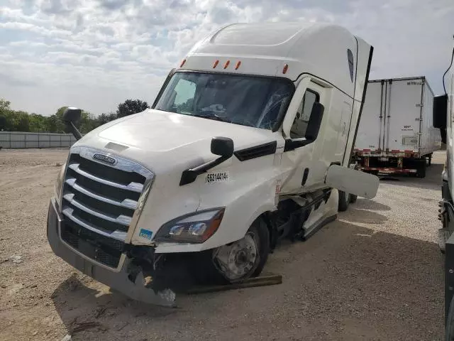 2022 Freightliner Cascadia 126