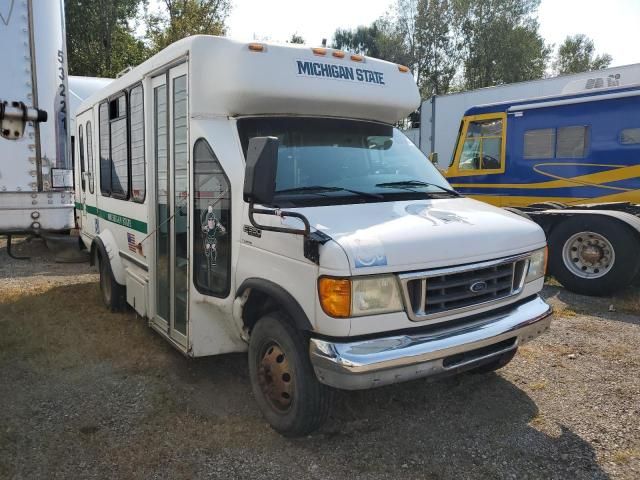 2005 Ford Econoline E350 Super Duty Cutaway Van