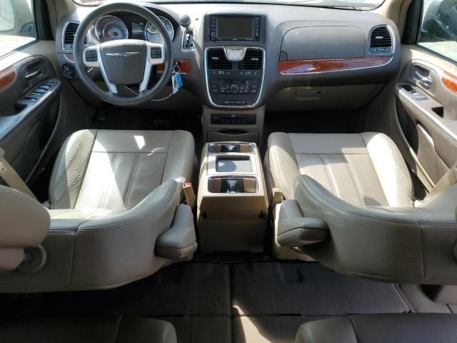 2015 Chrysler Town & Country Touring L