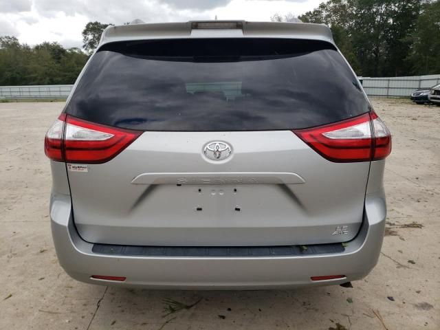 2019 Toyota Sienna LE