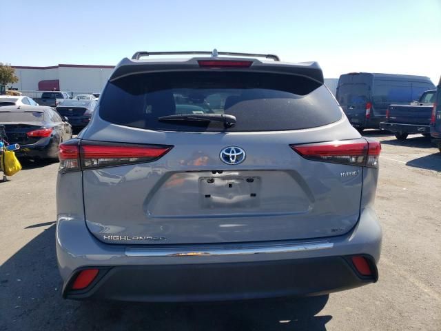 2022 Toyota Highlander Hybrid XLE