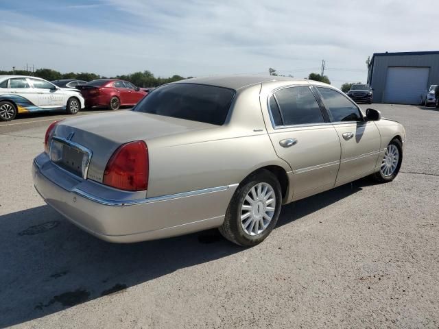 2005 Lincoln Town Car Signature