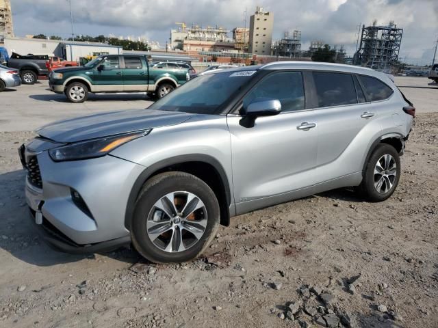 2024 Toyota Highlander Hybrid XLE