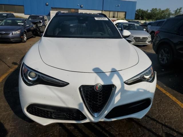 2022 Alfa Romeo Stelvio TI