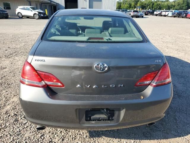 2005 Toyota Avalon XL