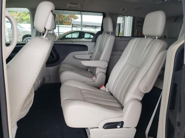 2013 Chrysler Town & Country Touring L