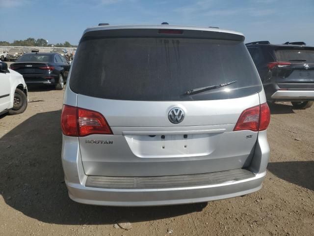 2011 Volkswagen Routan SE