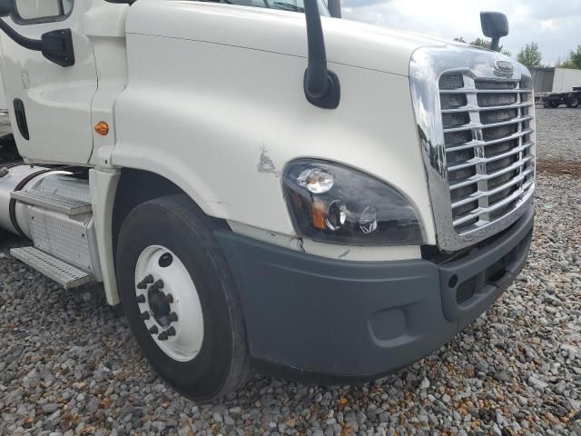 2015 Freightliner Cascadia 125