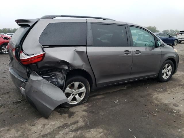 2016 Toyota Sienna LE