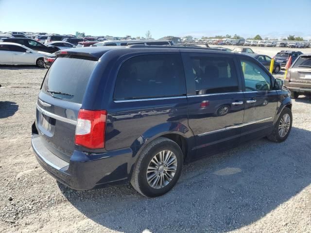 2014 Chrysler Town & Country Touring L