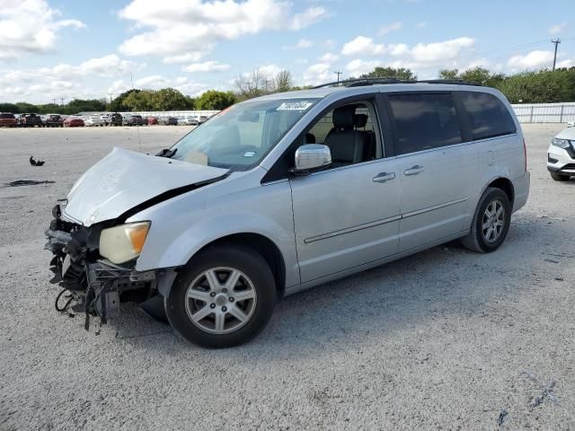 2010 Chrysler Town & Country Touring Plus