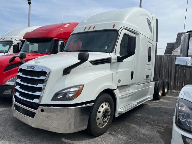 2020 Freightliner Cascadia 126