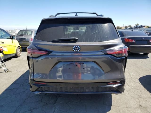 2021 Toyota Sienna XLE