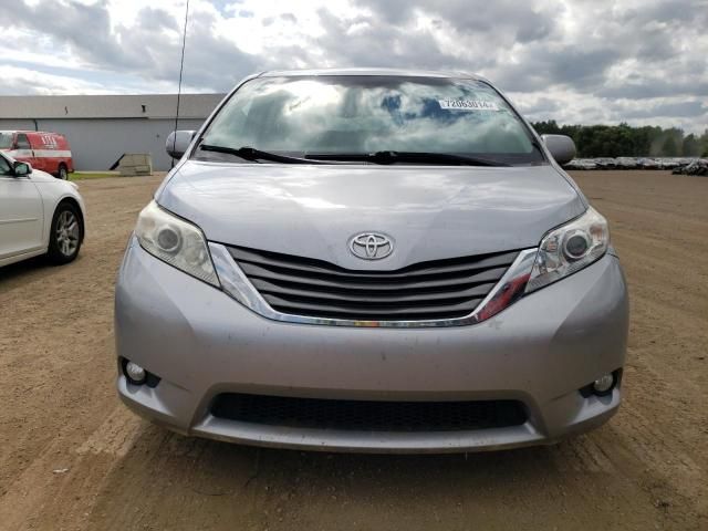 2013 Toyota Sienna XLE