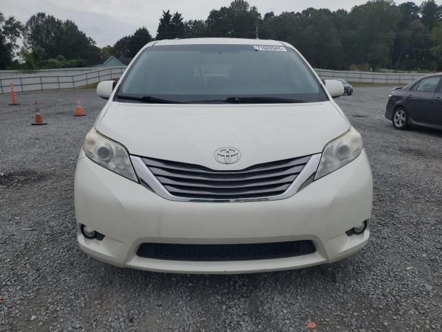 2015 Toyota Sienna XLE