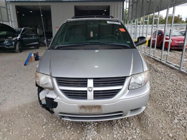 2005 Dodge Grand Caravan SE