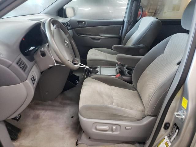 2010 Toyota Sienna CE