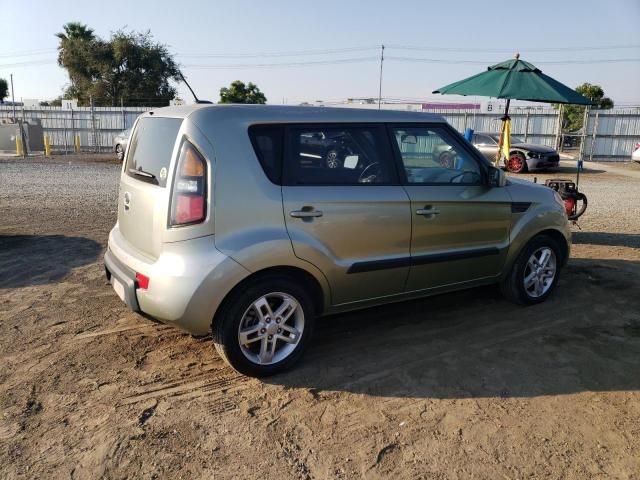 2011 KIA Soul +