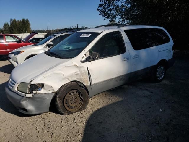 2001 Toyota Sienna LE