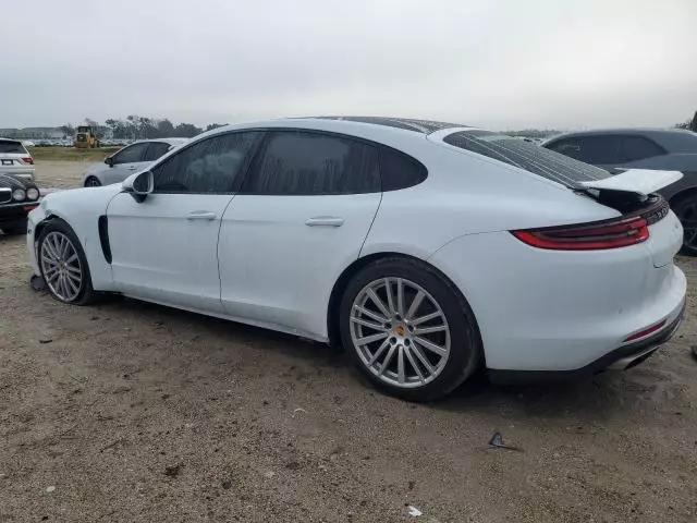 2018 Porsche Panamera 4