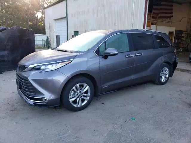 2021 Toyota Sienna Limited