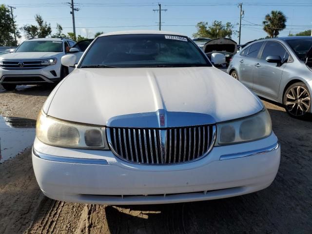 1999 Lincoln Town Car Signature