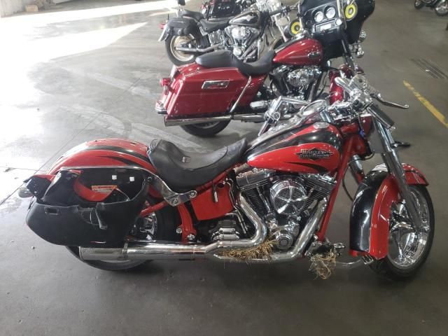 2011 Harley-Davidson FLSTSE2