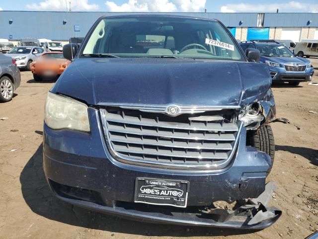 2009 Chrysler Town & Country LX