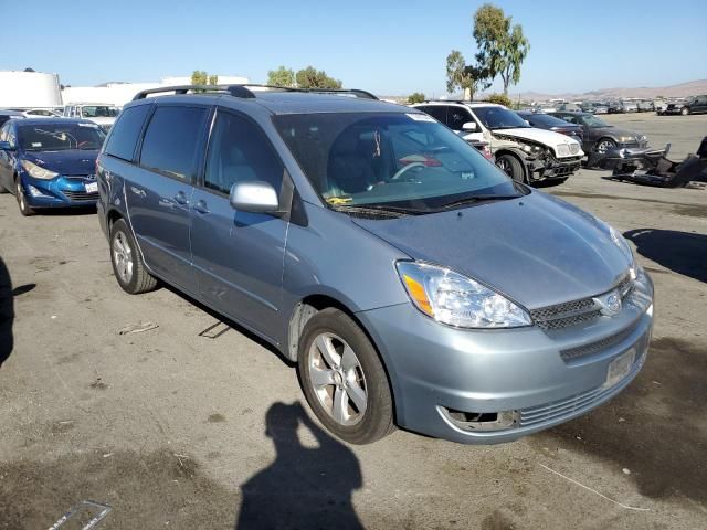 2004 Toyota Sienna XLE