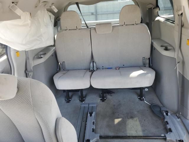 2011 Toyota Sienna LE