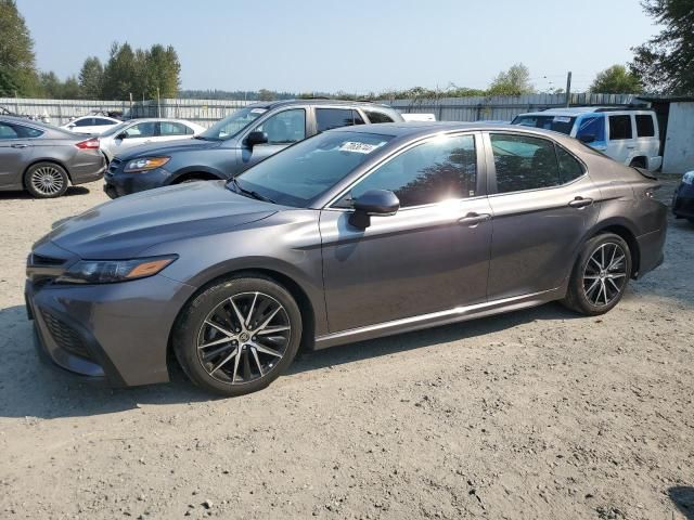 2022 Toyota Camry SE