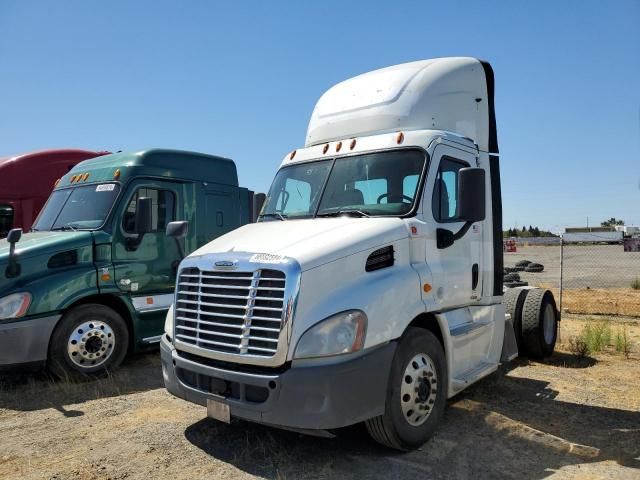 2014 Freightliner Cascadia 113