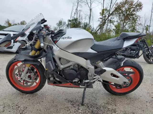 2019 Aprilia RSV4