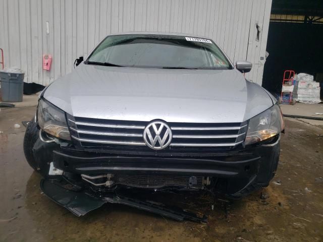 2013 Volkswagen Passat SE