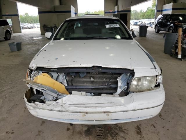 2003 Ford Crown Victoria LX