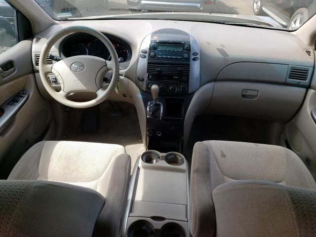 2009 Toyota Sienna CE