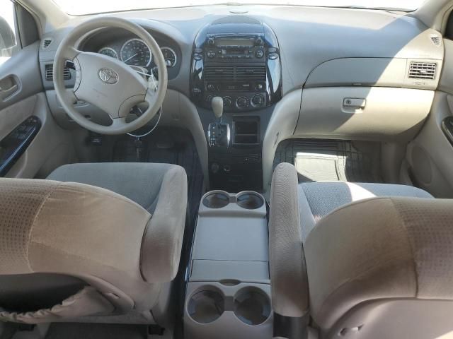 2005 Toyota Sienna CE